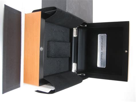 Officine Panerai Watch Boxes & Cases for sale .